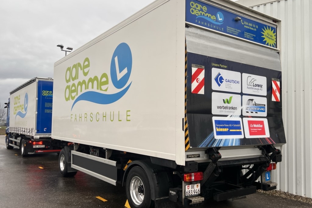 Anhaenger Lkw Fahrschule Aare Aemme 1