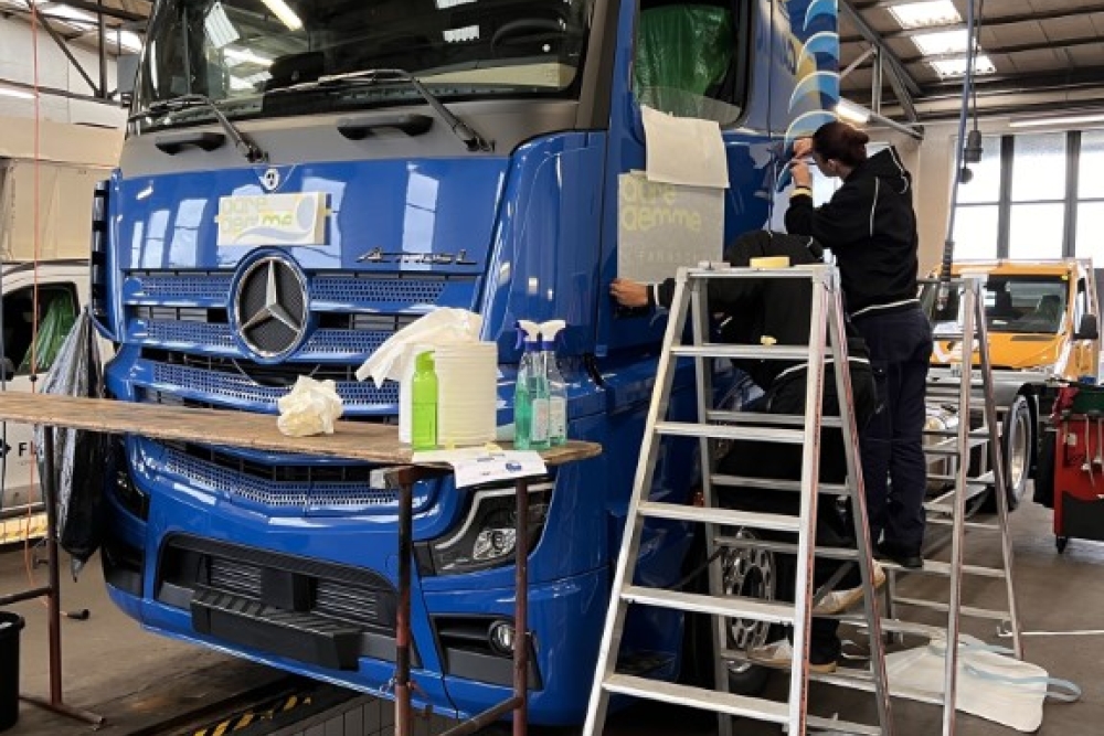 Beschriften ACTROS L 1836 FSAA 1