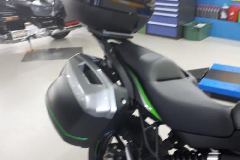 Kawasaki Versys 650 Akrapovic Fahrschule Aare Aemme 10