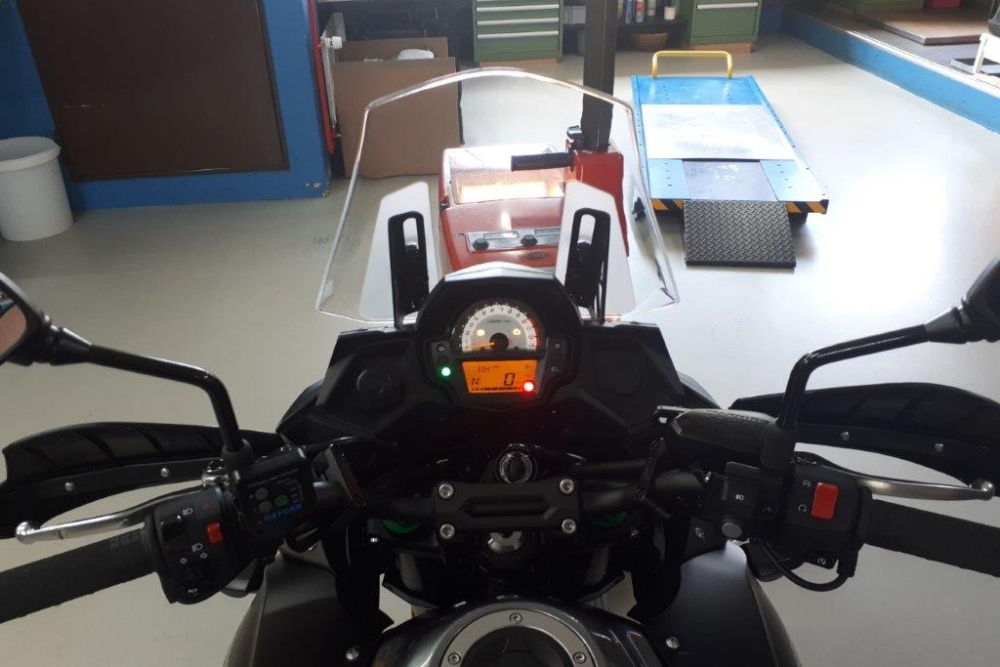 Kawasaki Versys 650 Akrapovic Fahrschule Aare Aemme 12