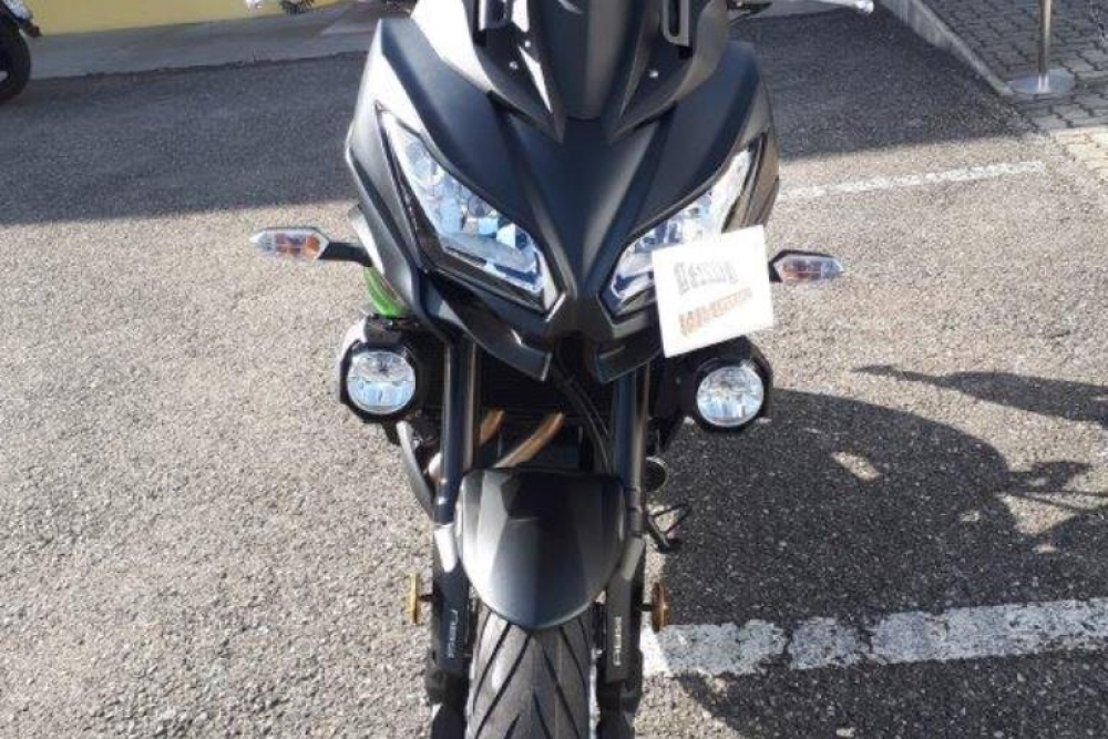 Kawasaki Versys 650 Akrapovic Fahrschule Aare Aemme 2