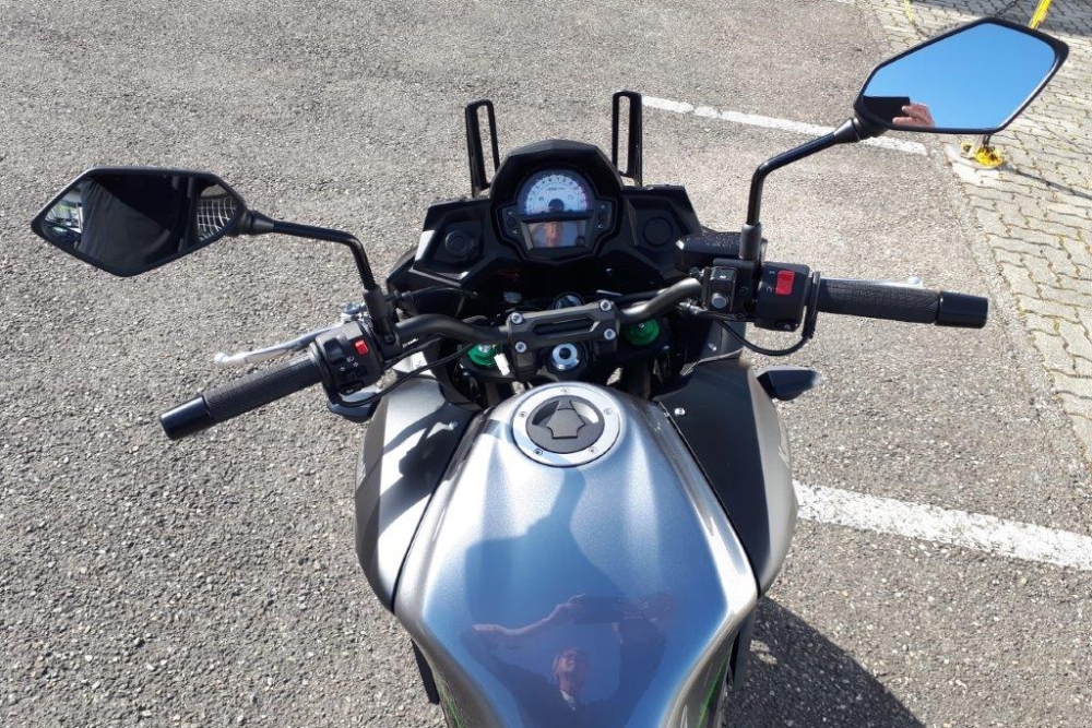 Kawasaki Versys 650 Akrapovic Fahrschule Aare Aemme 4