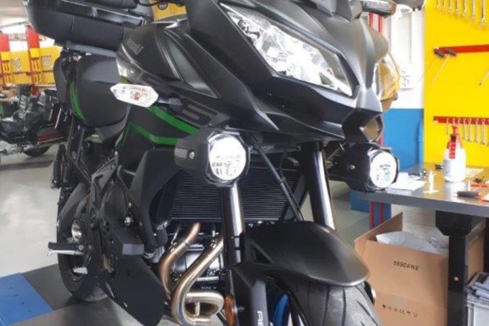 Kawasaki Versys 650 Akrapovic Fahrschule Aare Aemme 6