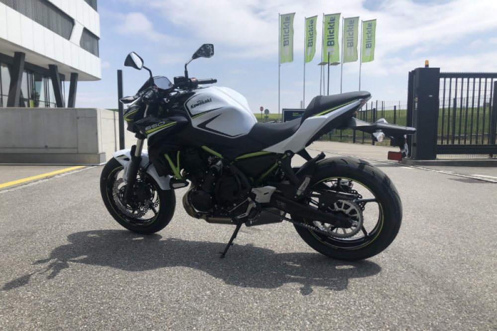 Kawasaki Z650 Fahrschule Aare Aemme 1