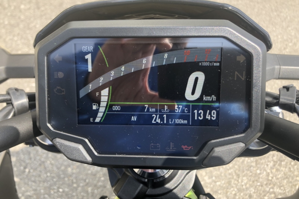 Kawasaki Z650 Fahrschule Aare Aemme 3