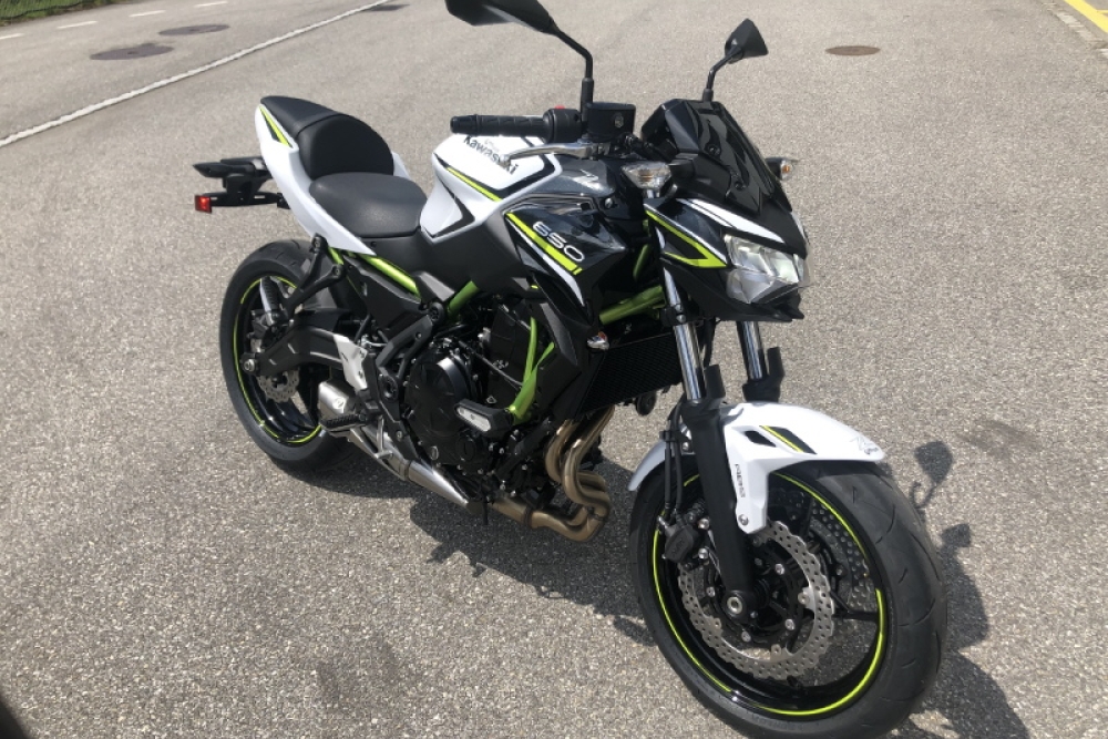 Kawasaki Z650 Fahrschule Aare Aemme 5