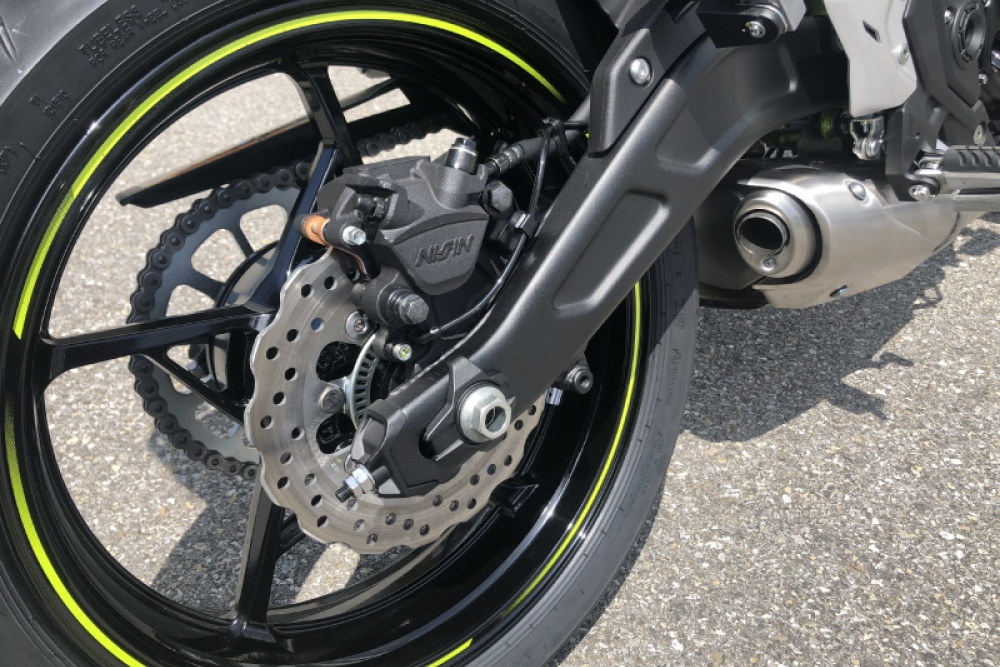 Kawasaki Z650 Fahrschule Aare Aemme 9