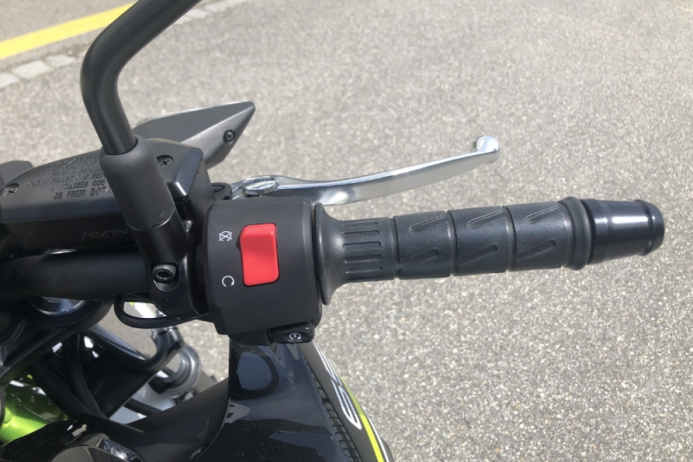 Kawasaki Z650 Fahrschule Aare Aemme 15