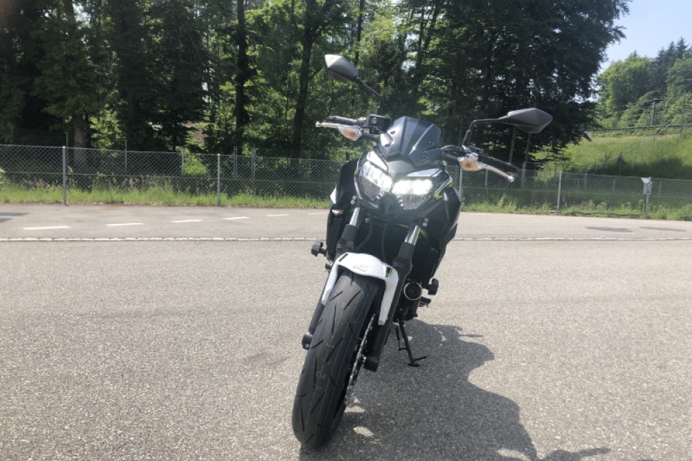 Kawasaki Z650 Fahrschule Aare Aemme 17