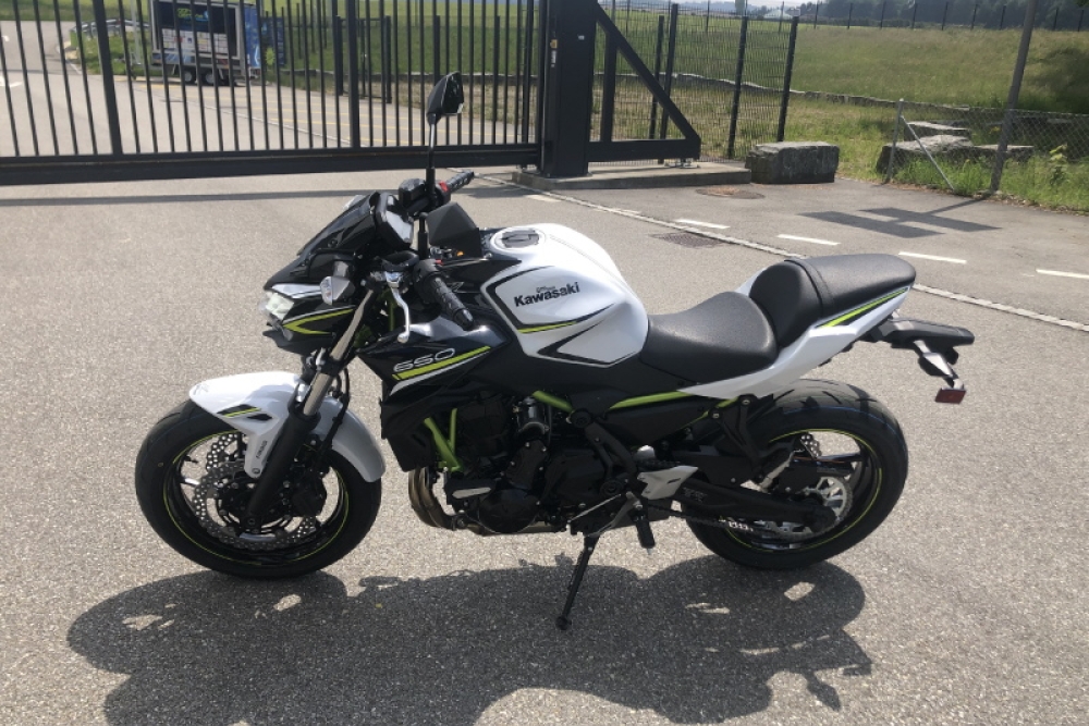 Kawasaki Z650 Fahrschule Aare Aemme 18