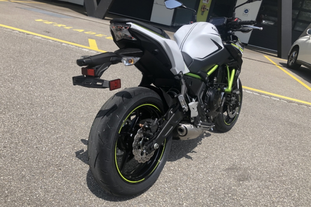 Kawasaki Z650 Fahrschule Aare Aemme 21
