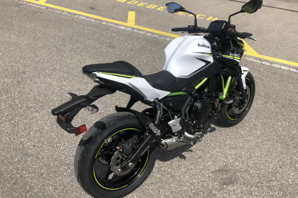 Kawasaki Z650 Fahrschule Aare Aemme 19
