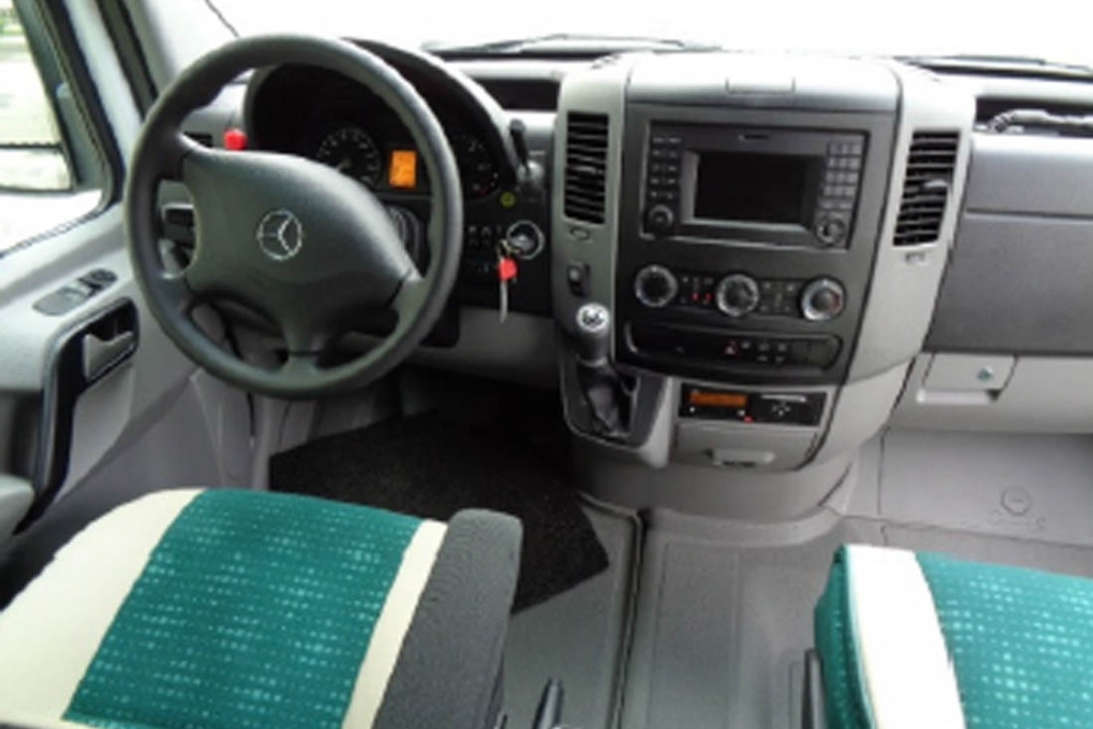 Mercedes Kleinbus Fahrausbildung Kat C1 D1 Fahrschule Aare Aemme 17