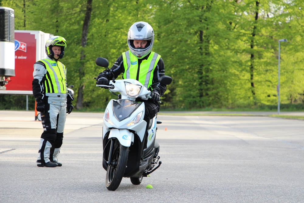 Motorrad Roller Grundkurs1 Fahrschule Aare Aemme 2017 27