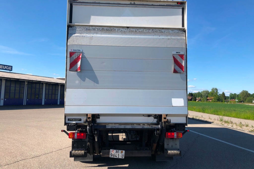 Renovation Lkw Anhaenger Fahrschule Aare Aemme 2