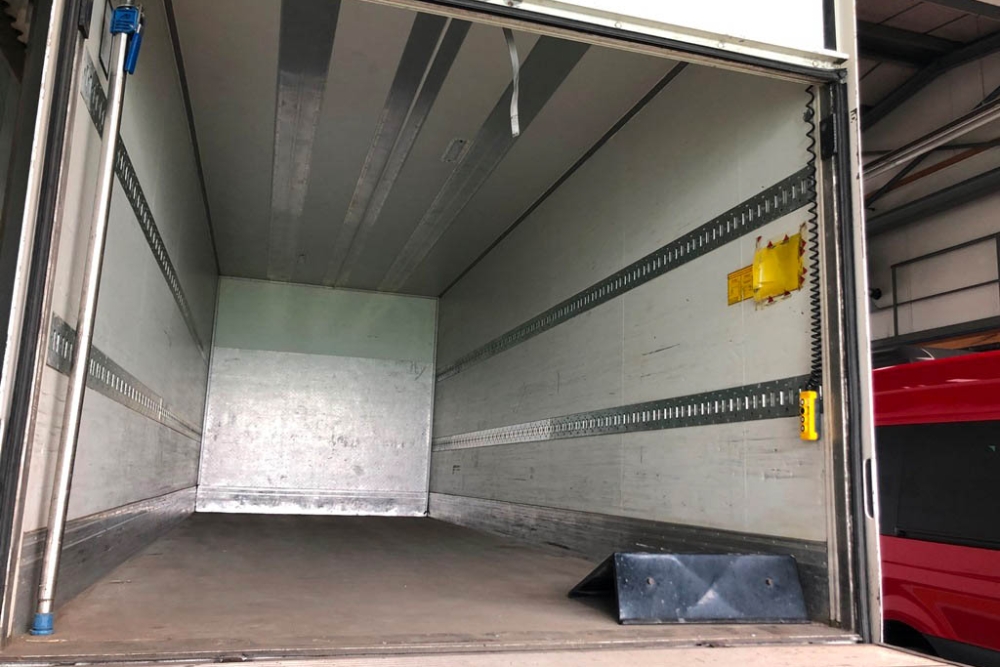 Renovation Lkw Anhaenger Fahrschule Aare Aemme 22