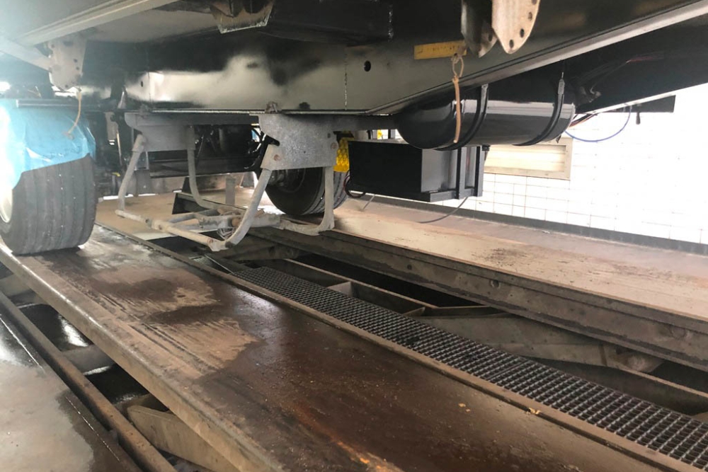 Renovation Lkw Anhaenger Fahrschule Aare Aemme 25