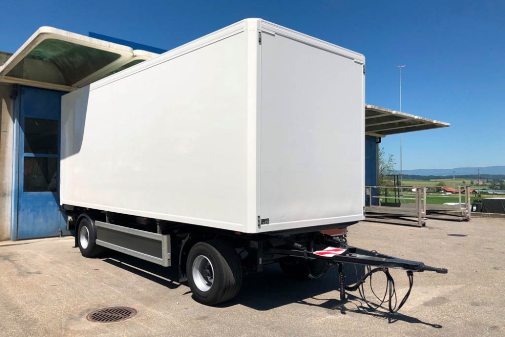 Renovation Lkw Anhaenger Fahrschule Aare Aemme 32