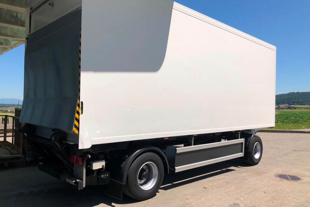 Renovation Lkw Anhaenger Fahrschule Aare Aemme 35