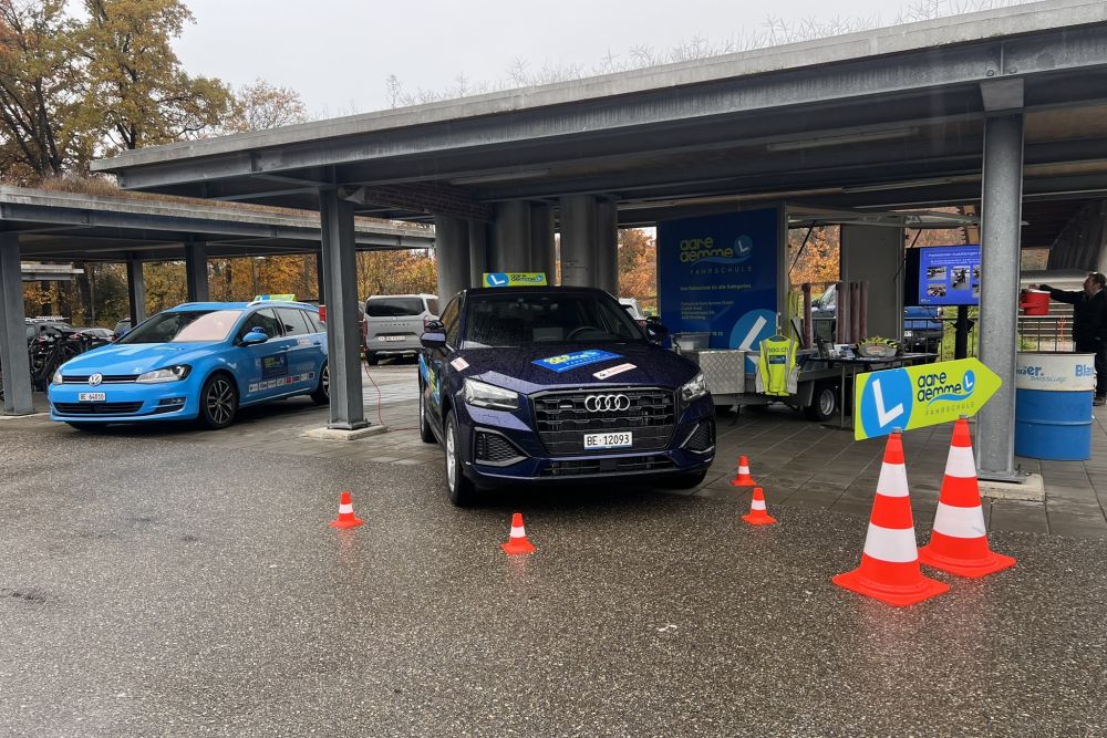 Ausbildungsfahrzeug AUDI Q2 und Golf Handicap Automat